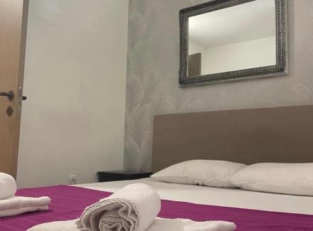 Perast Apartment | Family-Friendly Getaway at Old Pine Perast - Rated 9.8