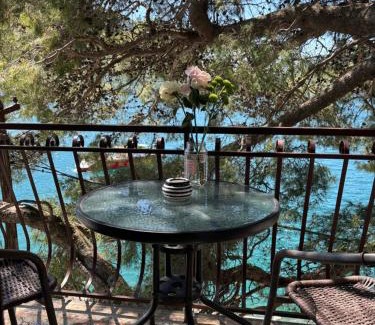 Perast Apartment | Family-Friendly Getaway at Old Pine Perast - Rated 9.8