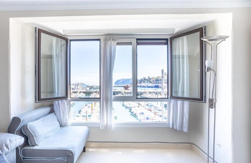 Bermeo Apartment | Relaxing Getaway at OLD PORT BERMEO with Pool Access