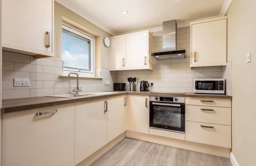 Prestwick Apartment | Inviting Old Prestwick View - Donnini Apartments with Oceanfront Access