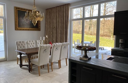 Gohrisch House | Guest Rated 10/10: Old Vicarage - House Charlotte Awaits