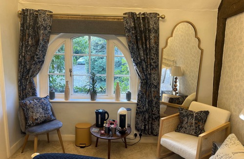 Putley Hotel | Charming Old Rectory House & Orangery Rooms with Breakfast