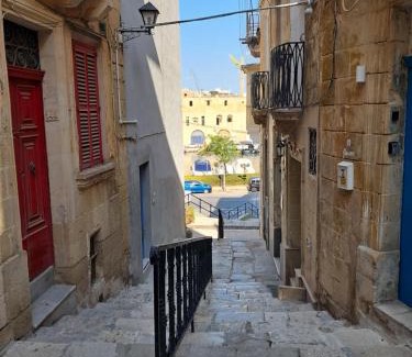 Cospicua Apartment | Charming Refurbished Apartment in Bormla - Child Friendly