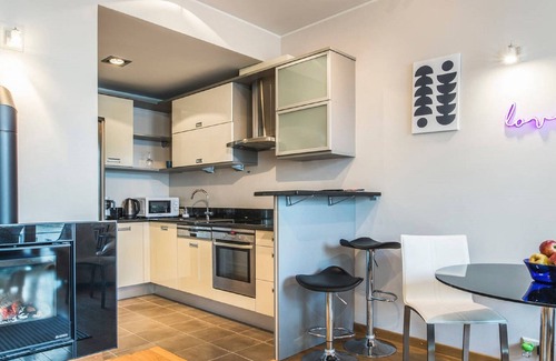 Centrs Apartment | Cozy Old Riga Park Studio - Pet Friendly & Family Ready