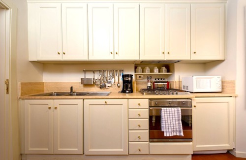 Navona Apartment | Elegant Old Rome Retreat: 4 BR, Pet-Friendly & Spa Access