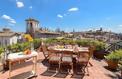 Navona Apartment | Elegant Old Rome Retreat: 4 BR, Pet-Friendly & Spa Access