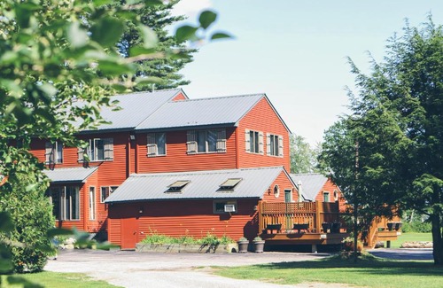 Fryeburg Hotel | Top-Rated Old Saco Inn: Ideal for Families and Accessible