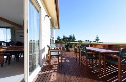 Low Head House | Old-School Charm Meets Beachside Bliss