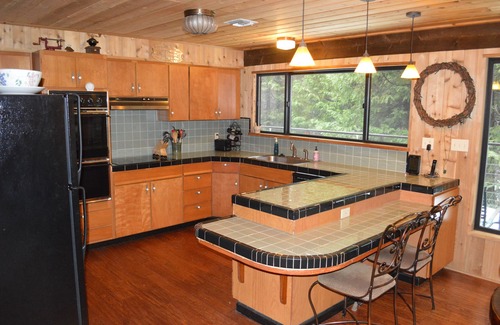 Glencoe Cabin | Experience Lake Mont Pines Creekside Cabin's Old School Fun