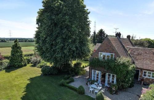 Pattiswick House | Quaint Schoolhouse Retreat Amidst Picturesque Countryside