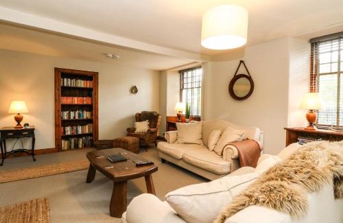 Grandtully House | Beautiful Old Schoolhouse: Family & Pet-Friendly Retreat