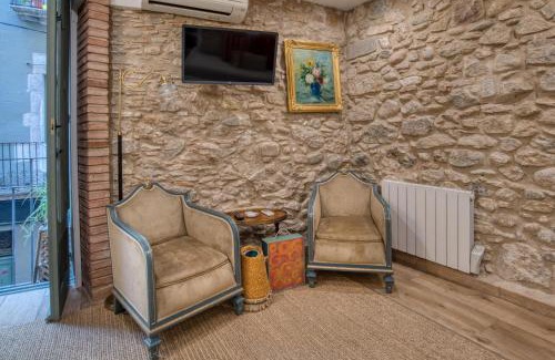 Barri Vell Apartment | Old Side Girona: Top-Rated Family and Pet-Friendly Retreat
