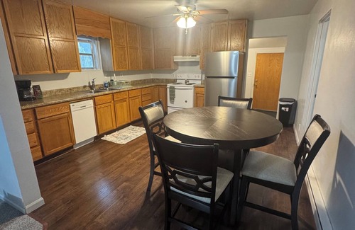 Casper House | Old Soul by The River - Charming 2-bedroom house with AC, WiFi in amazing Casper