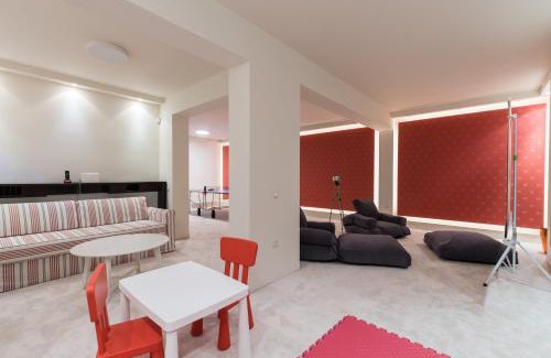 Mikri Mantineia Villa | Experience Old Sport Mansion: 4-Star, Family & Pet Friendly