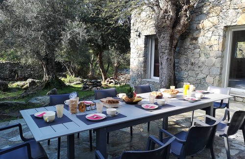 Santa-Lucia-di-Mercurio House | Renovated Stone Sheepfold Near Corte with Pool & Breakfast