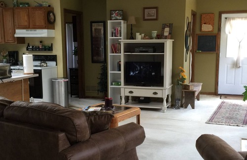 Lawrence Cottage | Cozy Old Stone House Get-away with Family-Friendly Amenities
