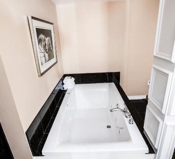 Fallsview Hotel | Welcome to Old Stone Inn Boutique Hotel: Oceanfront Retreat