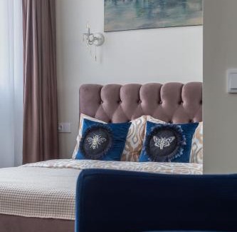 Siauliai City Center Apartment | Exceptional Old Street Apartment - Guest Rated 9.8/10