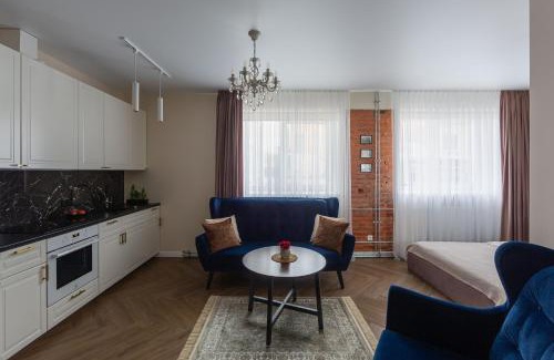 Siauliai City Center Apartment | Exceptional Old Street Apartment - Guest Rated 9.8/10