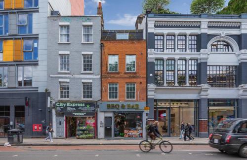 St Luke's Apartment | Chic Old Street Apartments by Morethanstays - Family Friendly