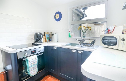 Malltraeth Cottage | Pet-Friendly Old Tollgate: Cozy Cottage in Llangefni