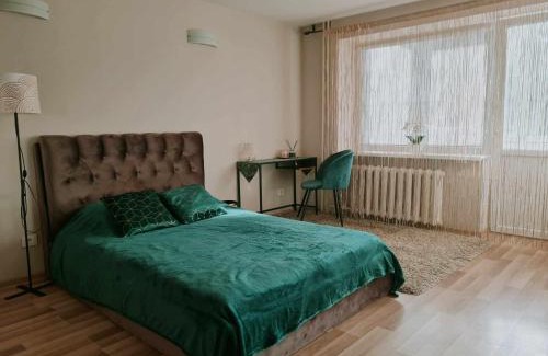 Old Town Apartment | Exceptional Old Town Art Deco Elements Apartment for Families