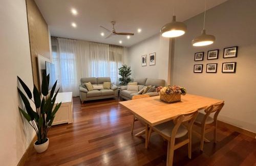 Casco Viejo Apartment | Prime Location in Old Town Core by Plaza Nueva