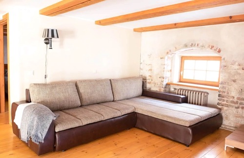 Old Town House | Explore Old Town: Duplex Loft with Kitchen & Breakfast