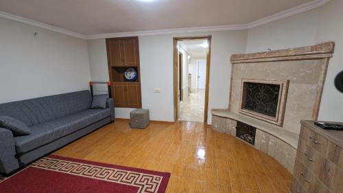 Kutaisi Apartment | Budget-Friendly Stay in Old Town: Child Friendly Haven