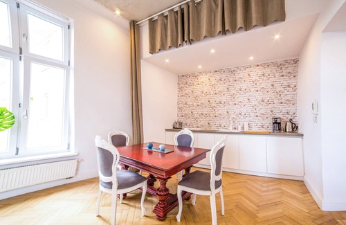 Srodmiescie Apartment | Exceptional Stay at Green Apple in Old Town - Guest Rated 9.8