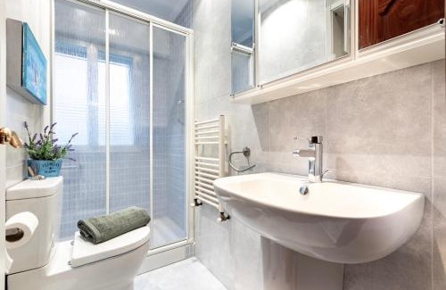Santutxu Apartment | Family-Friendly Escape at Old Town III with Great Amenities