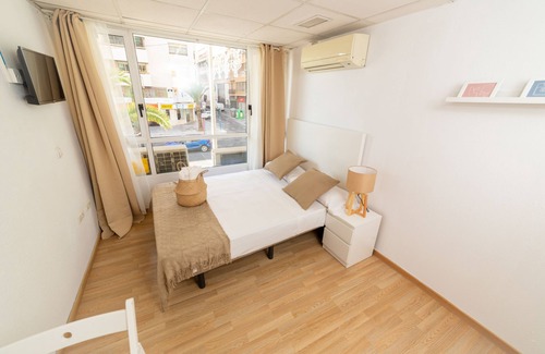 Alicante House | Discover Old Town La Estacion: Family-Friendly Spa Retreat