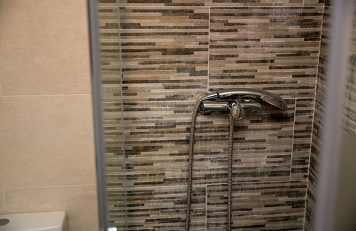 Alicante House | Discover Old Town La Estacion: Family-Friendly Spa Retreat