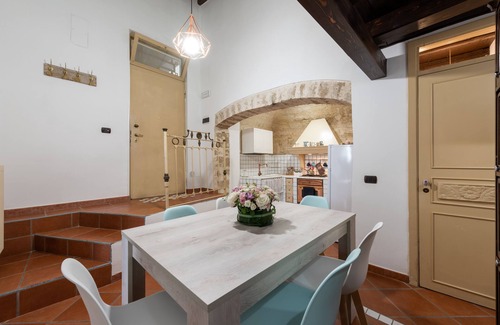 Old Town Apartment | Breathtaking Oceanfront Stay at Old Town Loft M8 Bari