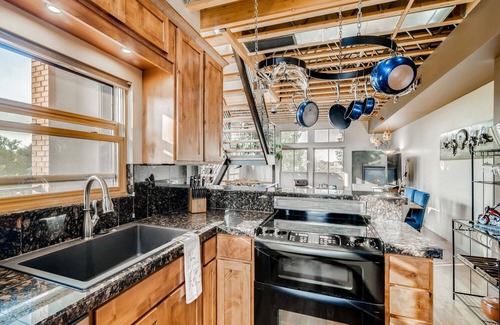 Martinez Park House | Old Town Loft Oasis with Rooftop Deck & Spa Amenities