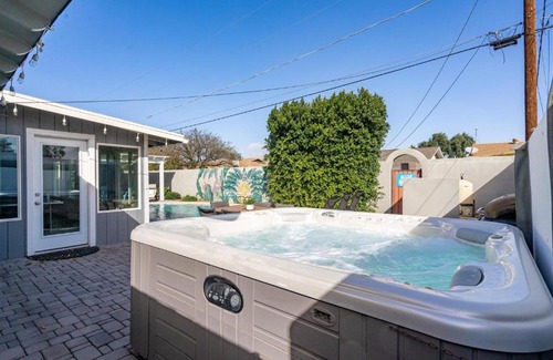 Scottsdale Estates Nine House | Relax at Old Town Oasis: Poolside Retreat for Families