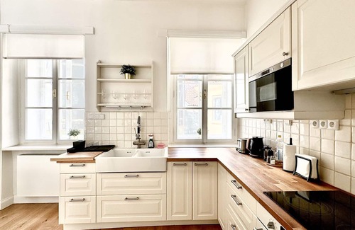 Josefov Apartment | Old Town Retreat: Guest Rated 10/10 with Kitchen & Breakfast