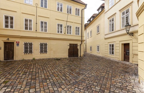 Josefov Apartment | Old Town Retreat: Guest Rated 10/10 with Kitchen & Breakfast