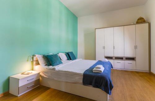 Old City Apartment | Pet-Friendly Old Town Cozy Apartment with Top Guest Ratings