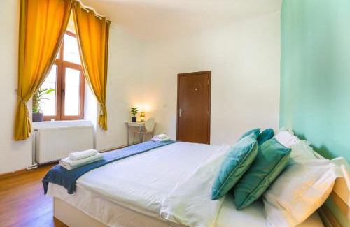 Old City Apartment | Pet-Friendly Old Town Cozy Apartment with Top Guest Ratings