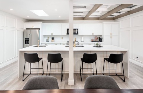Cavalier Vista House | Stylish Scottsdale Retreat with Private Heated Pool & Golf