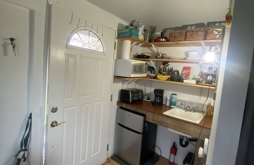 Carnation Apartment | Cozy Old Town Studio Cottage by Pacific University