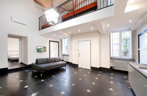 Nervi House | Chic Old Villa Apartment – 4-Star Stay for Families