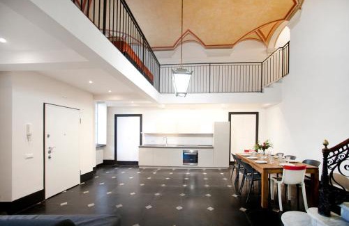 Nervi House | Chic Old Villa Apartment – 4-Star Stay for Families
