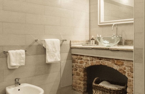 Gassino Torinese Cabin | Relaxing Old Well Suite with Outdoor Spa in Scenic Farm