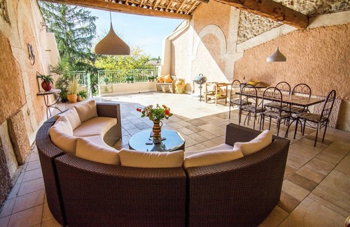 Thezan-les-Beziers House | Quaint Wine Storehouse with Oceanfront Terrace & Garden