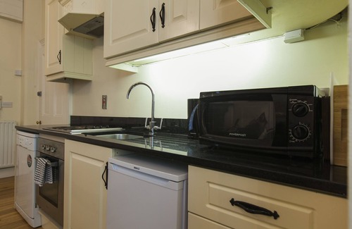 Inchicore Apartment | Historic Dublin Apartments Near Kilmainham Gaol - Guest Rated 9.6