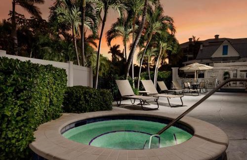 Marco Island Hotel | Experience Olde Marco Island Inn with Oceanfront Views