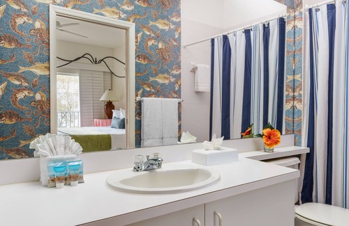 Marco Island Hotel | Inviting Olde Marco Island Inn with Ocean View Amenities