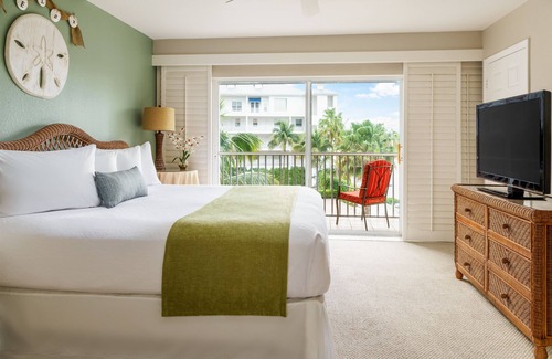 Marco Island Hotel | Inviting Olde Marco Island Inn with Ocean View Amenities